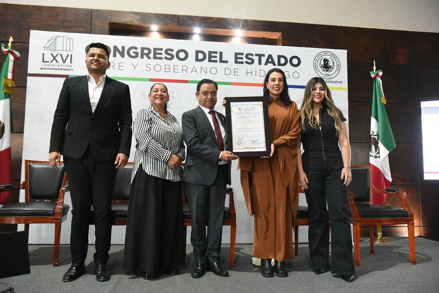 Congreso de Hidalgo Entrega Distinción “La Mina del Tiempo” a Josefina Rodríguez Zamora, Secretaria de Turismo