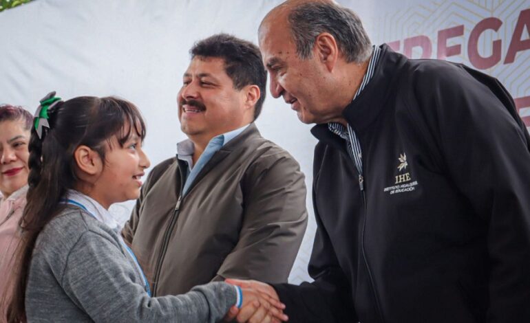 Reciben 20 Mil Estudiantes de Educación Básica Lentes del programa “Ver Bien para Aprender Mejor”