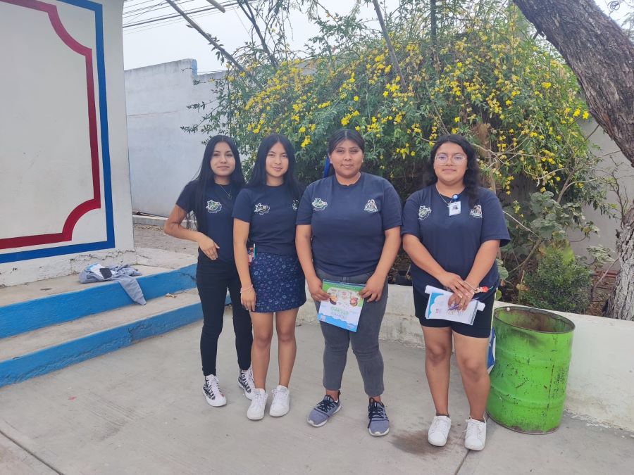 Estudiantes de la UTMZ enseñan finanzas a niñas y niños