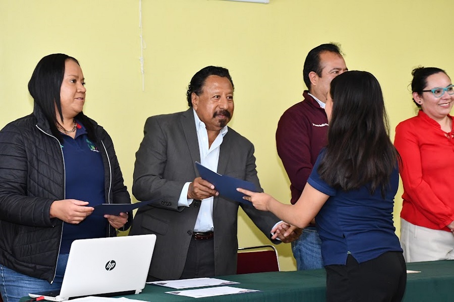 Estudiantes de la UTVM Reciben Reconocimiento Nacional de AMESTUR