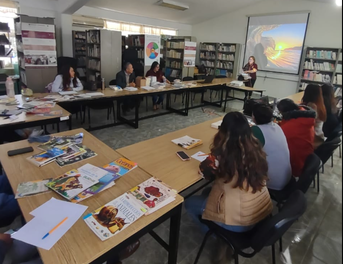 Impulsa IHE lectura y escritura en educación básica