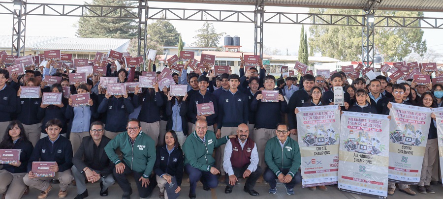 100% de Alumnos del Conalep Tulancingo Reciben Tabletas Electrónicas