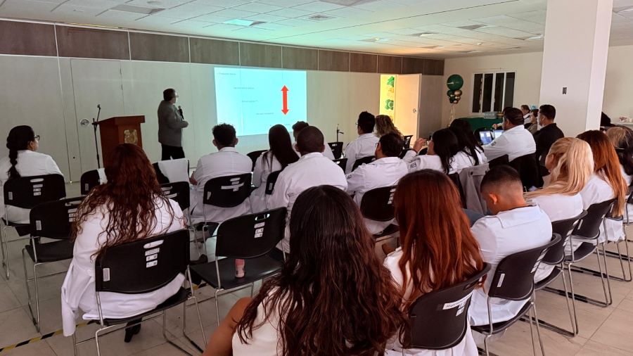 Propicia IMSS Hidalgo capacitación continua en Día del Químico