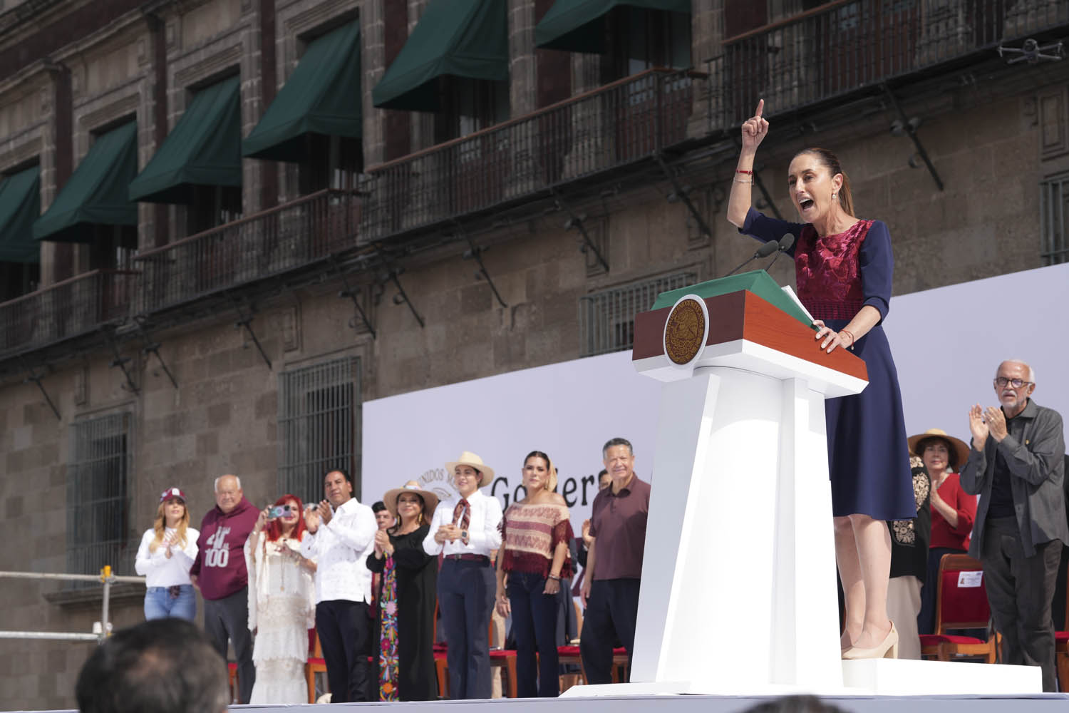 Ante 600 Mil Personas en El Zócalo, Presidenta Claudia Sheinbaum Sostiene: México Avanza Con Dignidad, Con Justicia, Con Unidad y Con La Fuerza Invencible de Su Pueblo