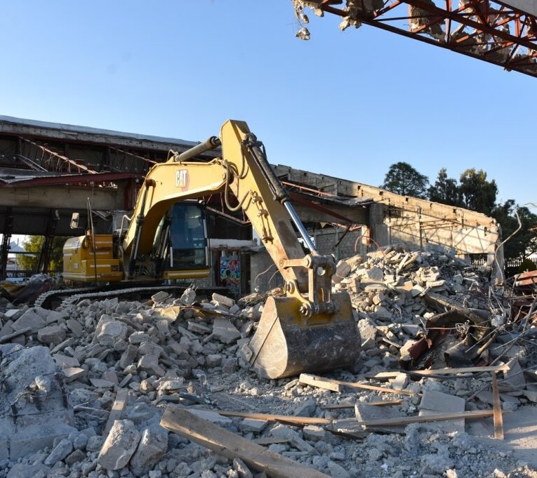 60% Avance de la Demolición de la Sala de Plenos del Congreso del Estado de Hidalgo.