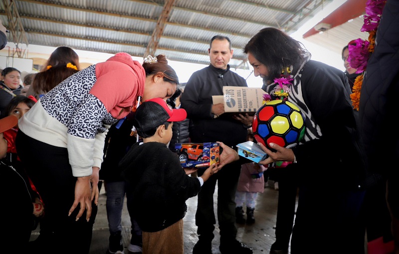 DIF Hidalgo Entregó Juguetes y Cobijas a familias de Huautla y Atlapexco