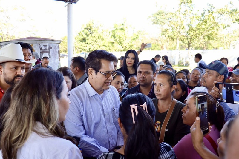 En la Huasteca Hidalguense, Mujeres Reciben Respuestas Durante la Jornada por la Paz y Bienestar del Pueblo