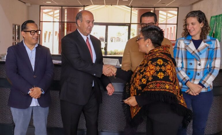 Entrega SEPH Vehículos a Escuelas Normales de Pachuca, Ixmiquilpan, Huejutla y Tepatepec