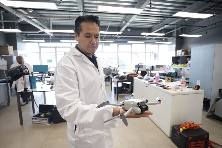 La UAEH repara su propio equipo tecnológico y así optimiza recursos institucionales