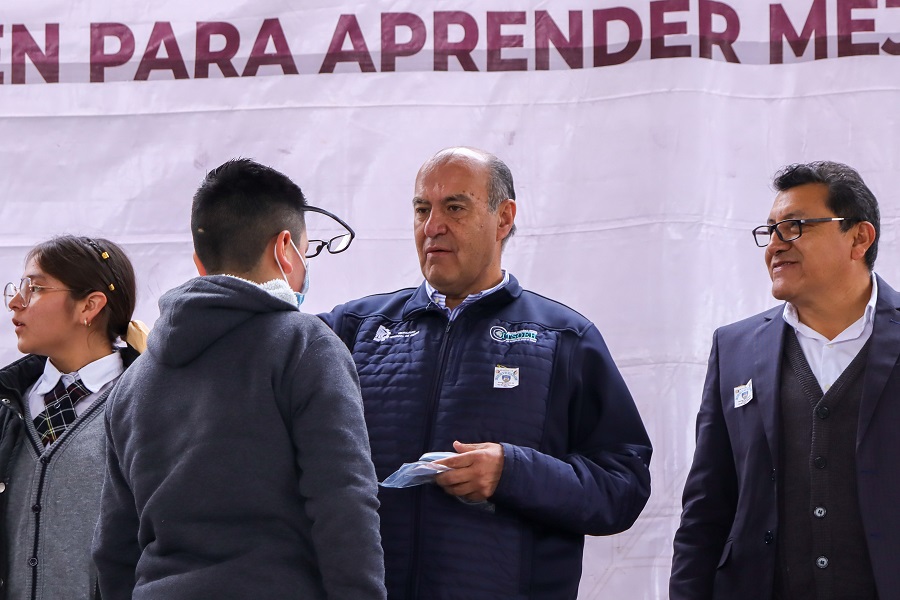 Estudiantes de Educación Básica del Municipio de San Salvador Reciben 903 Lentes Gratuitos del Programa “Ver Bien Para Aprender Mejor”.