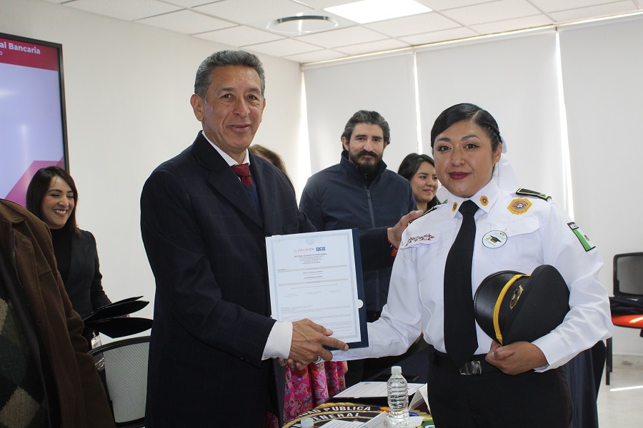 PIBEH impulsa la superación: policías y familiares culminan estudios de nivel medio superior