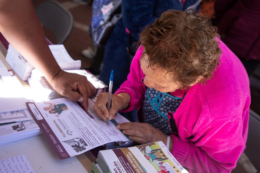 Pobladores de Jiménez Reciben Más de 7 Mil Atenciones en La Feria del Bienestar