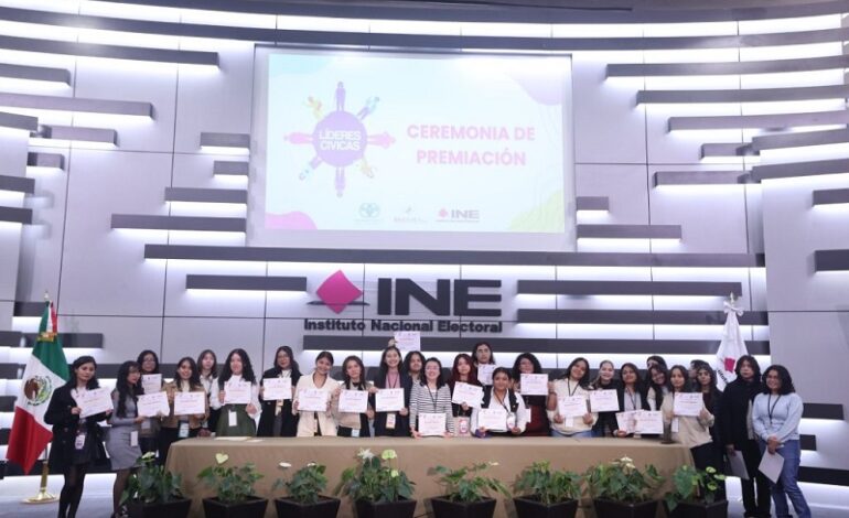 Premia INE a las 30 Estudiantes Adolescentes Ganadoras del “Concurso Nacional Líderes Cívicas 2025”