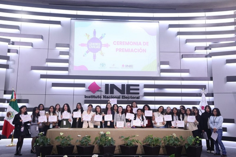 Premia INE a las 30 Estudiantes Adolescentes Ganadoras del “Concurso Nacional Líderes Cívicas 2025”
