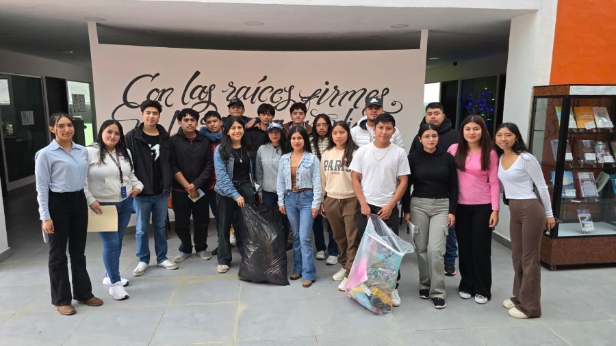 UICEH Realiza Colecta de Juguetes Para Niñas y Niños