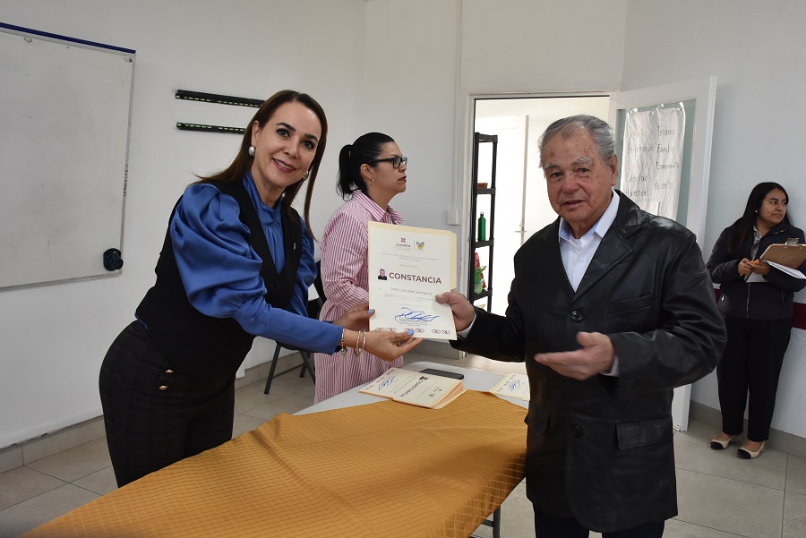 Curso Gratuito Busca Prevenir Desgaste En Cuidadores De Personas Mayores