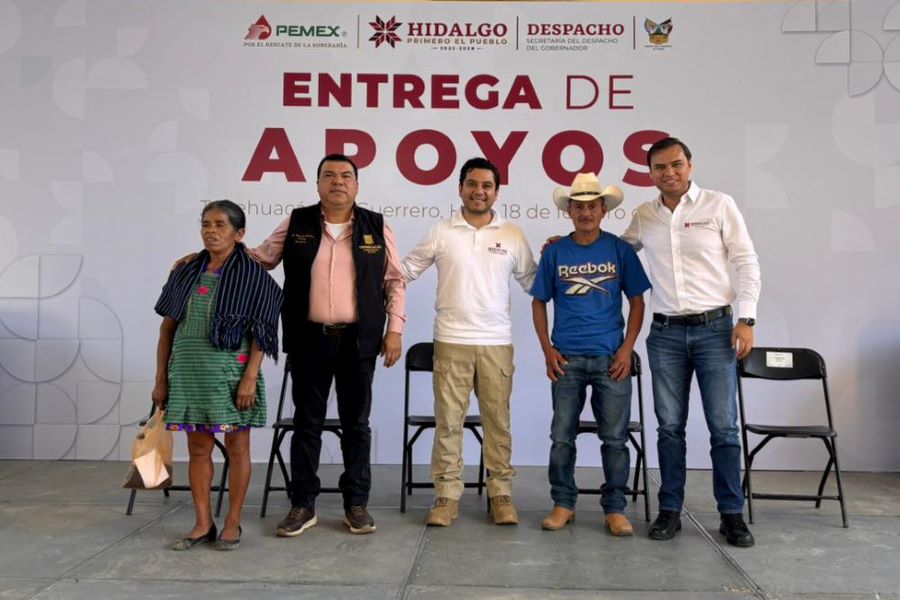Despacho del Gobernador Entrega Tinacos a Familias Hidalguenses