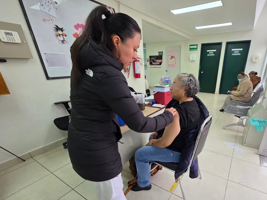 Refuerza IMSS Hidalgo aplicación de vacunas y llama a completar esquemas contra el sarampión