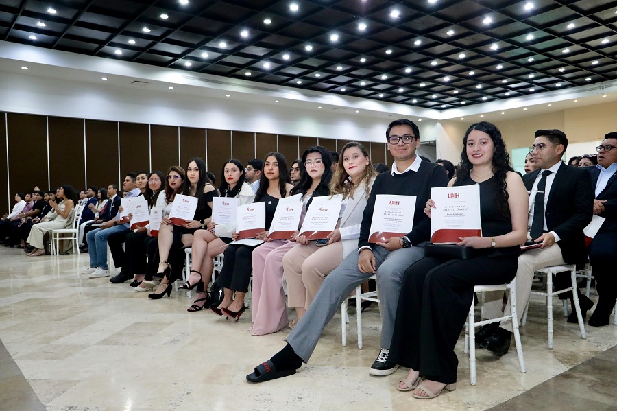 UAEH Distingue a Estudiantes Sobresalientes Con El Mérito Garza 2026