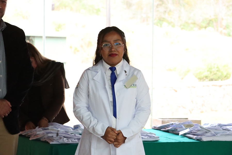 UICEH Realiza Ceremonia de Imposición de Batas a 35 Estudiantes de la Licenciatura en Médico Cirujano Integrantes de la Tercera Generación
