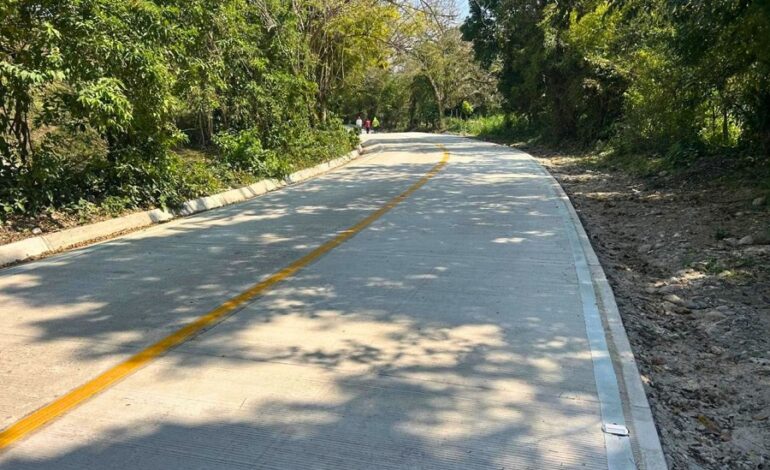 SIPDUS pavimenta en Huautla camino de Tohuaco Primero a Tohuaco Amatzintla