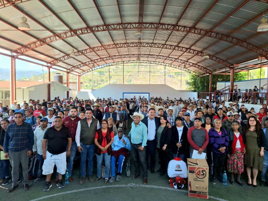 Entregan Apoyos Por 12.7 Millones de Pesos Para Productores de Ocho Municipios