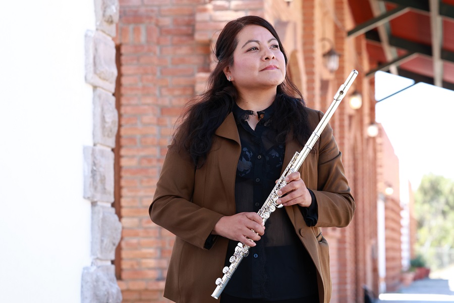 Flautista indígena busca brillar en Bellas Artes