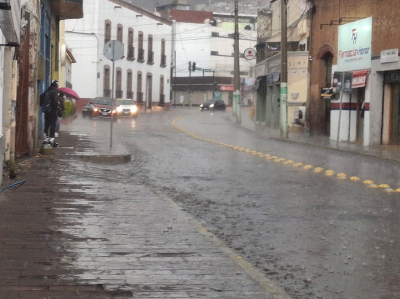 Sorprenden Lluvias y Granizo en Ixmiquilpan, Pachuca y Tulancingo