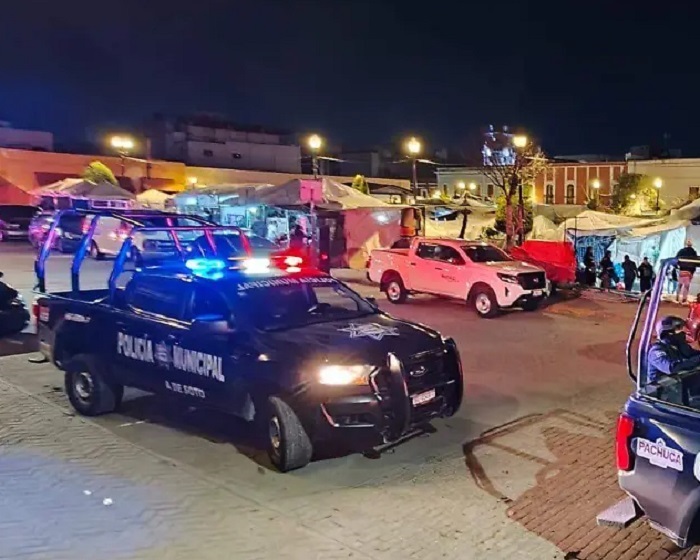 Retiran a los Ambulantes de la Plaza Constitución. “La instrucción fue clara: el jueves 16 de abril el sitio debe amanecer limpio”