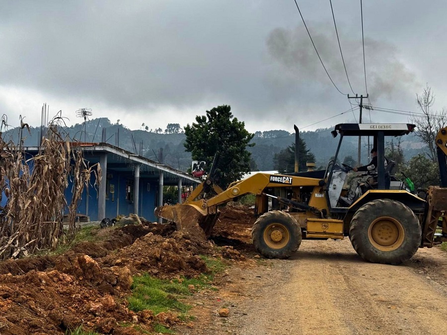 Con ampliación de red de agua potable, se abastecerá a zonas de difícil acceso en localidad de Acaxochitlán