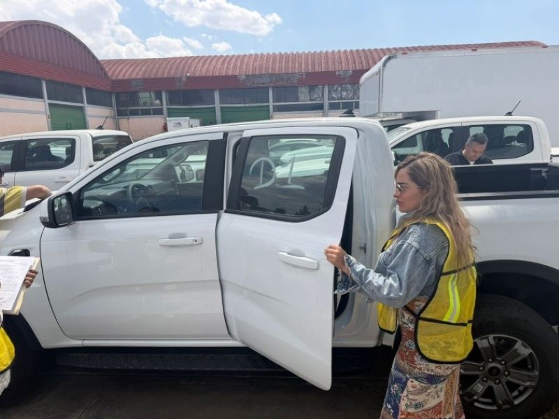 Constata la Contraloría Estatal Entrega de Siete Vehículos a Seguridad Pública