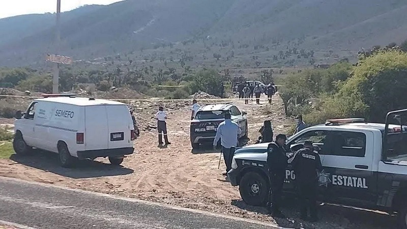 Encuentran en Puebla auto con placas de Hidalgo y Con Cuatro Ejecutados Tres Hombres y Una Mujer