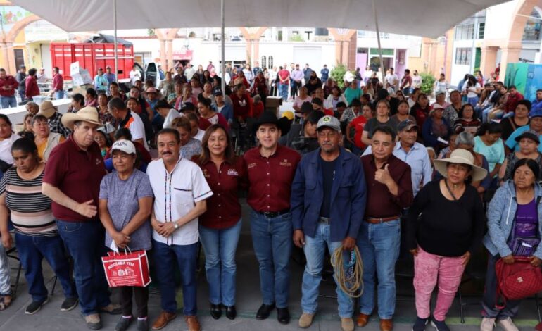 Entrega gobierno de Hidalgo Apoyos Agropecuarios en La Región de Ajacuba