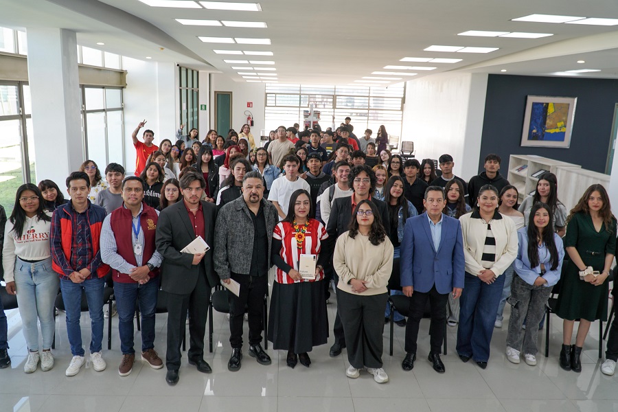 Estudiantes de UTVAM presentan revista literaria Aporía