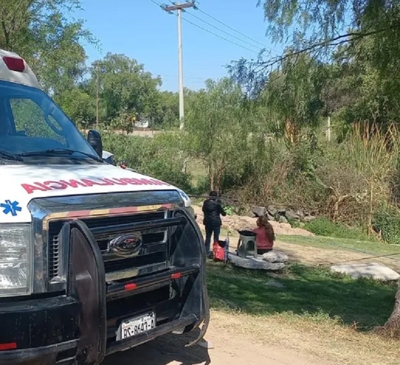 Hallan Cadáver de Persona en Avanzado Estado de Descomposición en un Arroyo Seco en Acayutlán