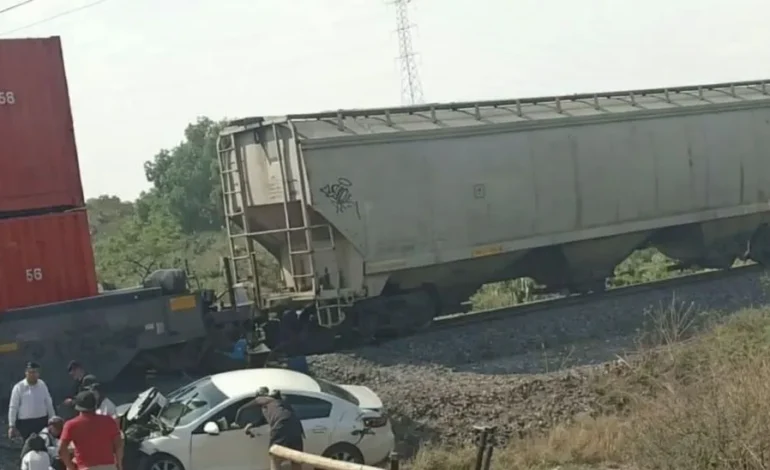 Intentaron Ganarle El Paso Al Tren en Nopala … Las Alcanzo La Máquina, Saldo Dos Lesionadas