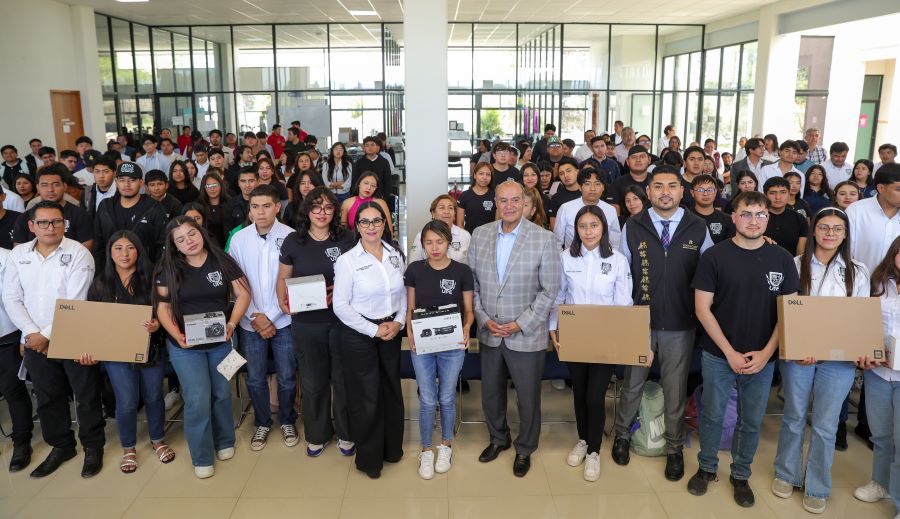 Invierte Hidalgo 2 Mdp en Equipamiento Tecnológico Para la UPE