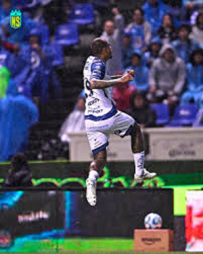 Pachuca Sorprende al Cruz Azul Con 2 Golazos de Kenedy Vence a Cruz Azul