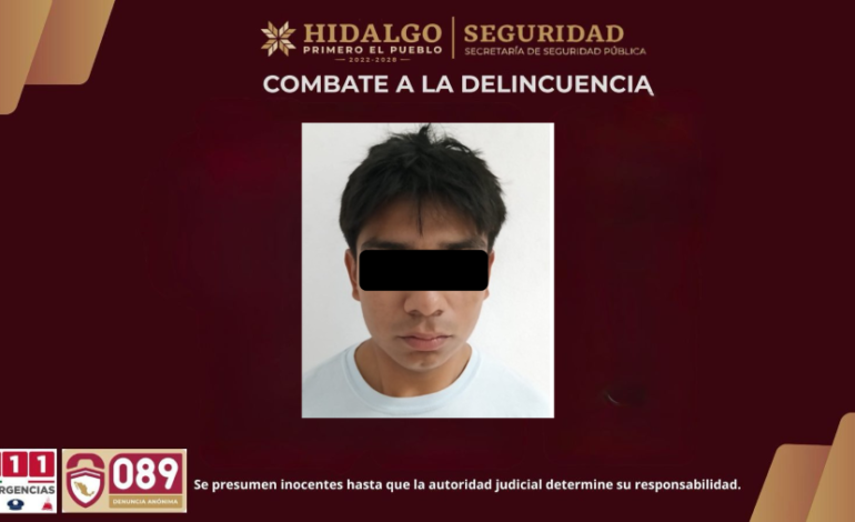 Policía Estatal Detiene a Delincuente le decomisaron 113 dosis de sustancia cristal, báscula gramera, tres celulares, y una motocicleta sin placas de circulación.