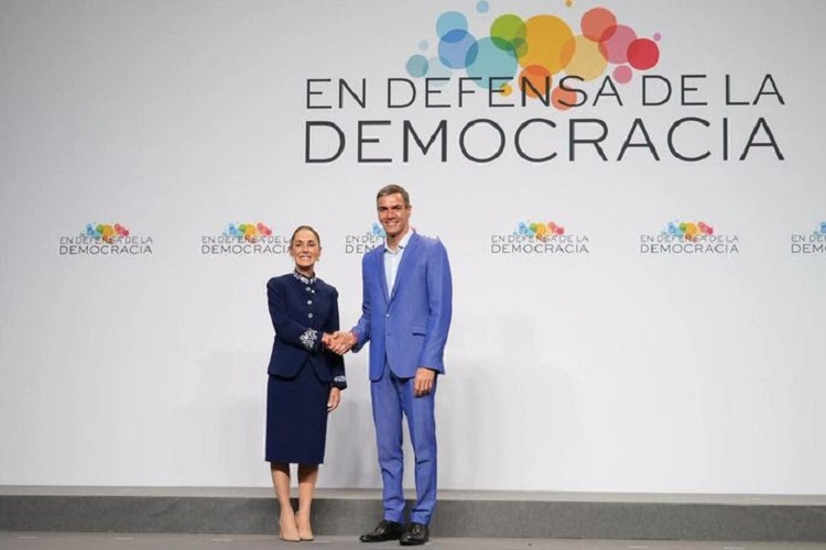 Presidenta Claudia Sheinbaum Propone en IV Cumbre en Defensa de La Democracia en Barcelona, España, Destinar 10% Del Gasto Mundial en Armamento a Programa Global de Reforestación y Declaración en Contra de La Intervención Militar en Cuba