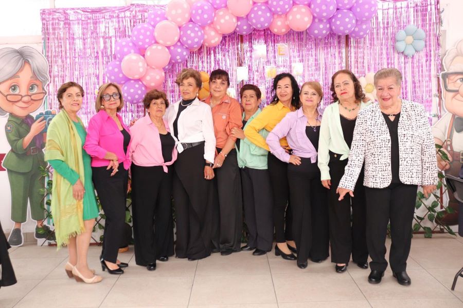 Celebran a madres adultas mayores en CGIs y Casas de Día