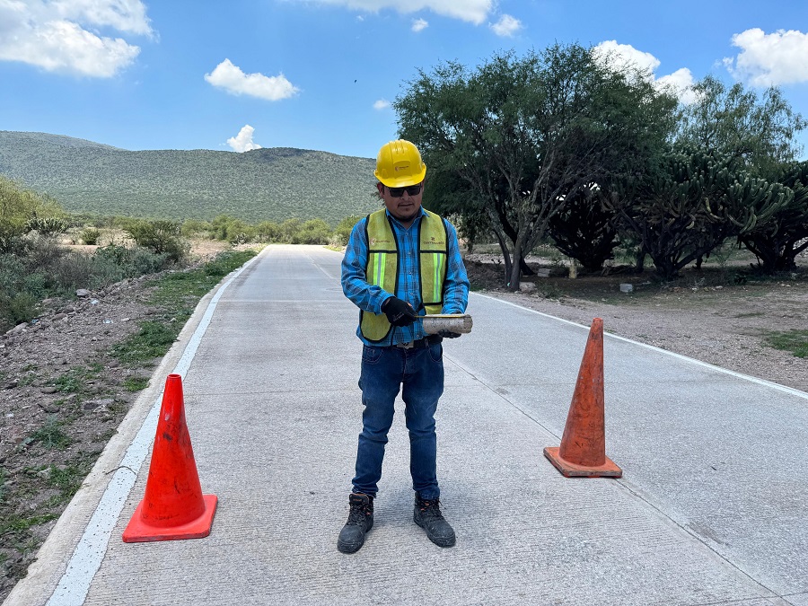 Contraloría Supervisa Obra Carretera en Tetepango Para Garantizar Calidad y Transparencia