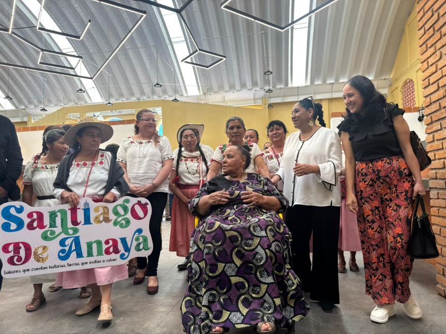 Embajadora de Sudáfrica recorre Centro Gastronómico de Santiago de Anaya