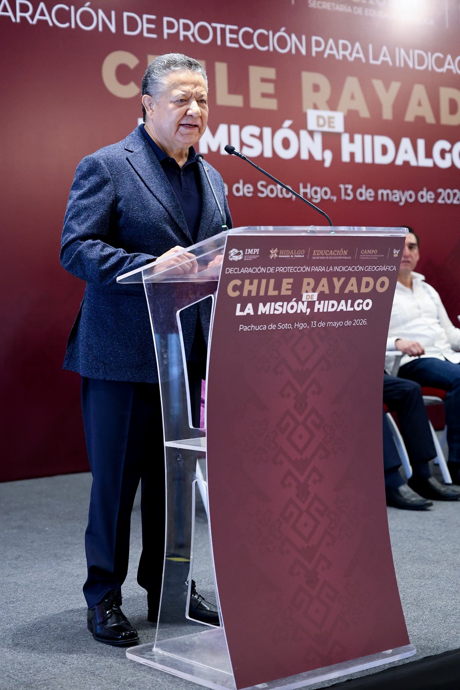 Julio Menchaca y el IMPI protegen producción del chile rayado de La Misión