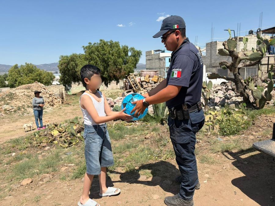 Policía Estatal entrega más de 2 mil juguetes a infancias hidalguenses