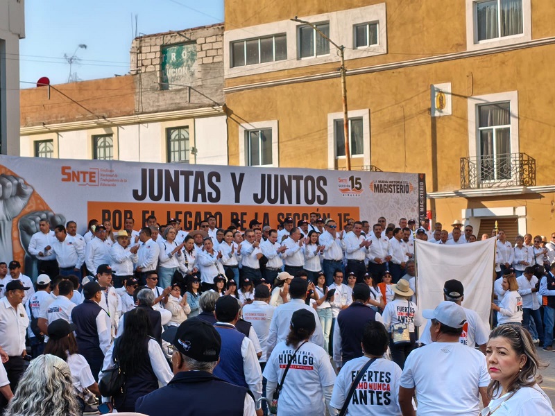 Marcharon Más de 53 mil maestros y jubilados afiliados a la sección XV del SNTE