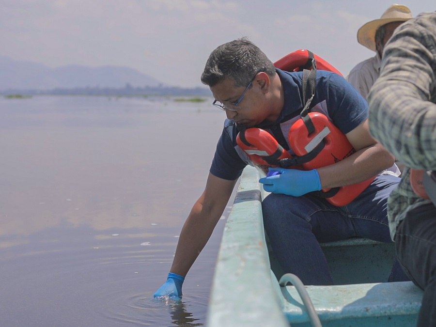 Alerta investigador de la UAEH riesgo agrícola por contaminación en Presa Endhó