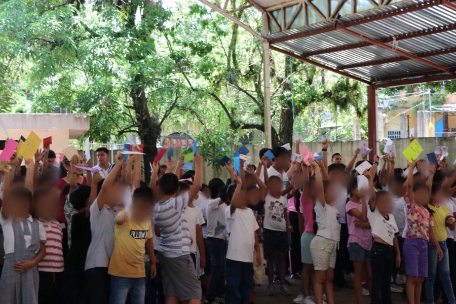 “Cartas con Valor” acerca sonrisas a la niñez de la Sierra y la Huasteca