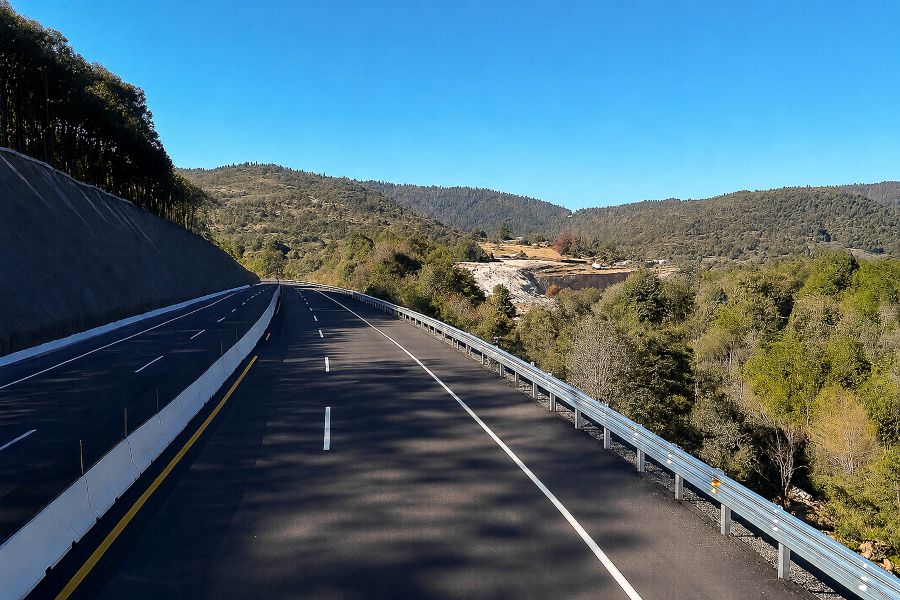 Gobierno de México destina recursos históricos para mejorar carreteras y caminos de Hidalgo