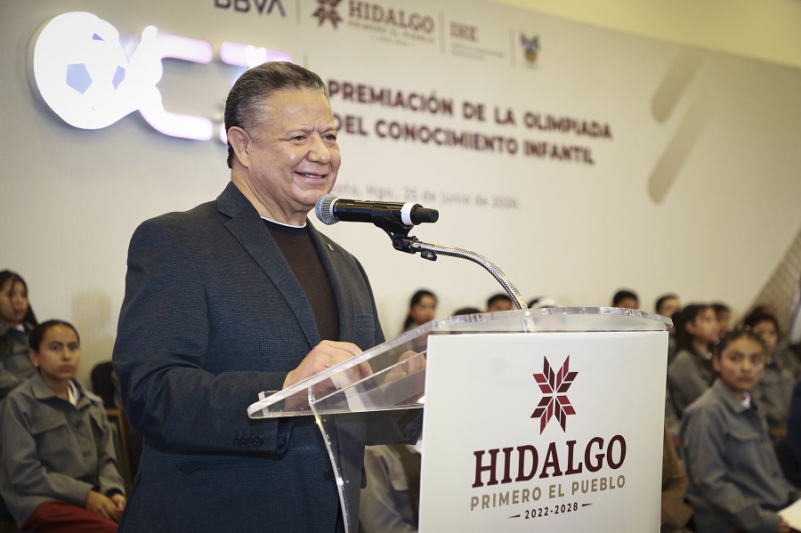 Julio Menchaca Reconoce Excelencia Académica de 32 Participantes de la OCI 2026